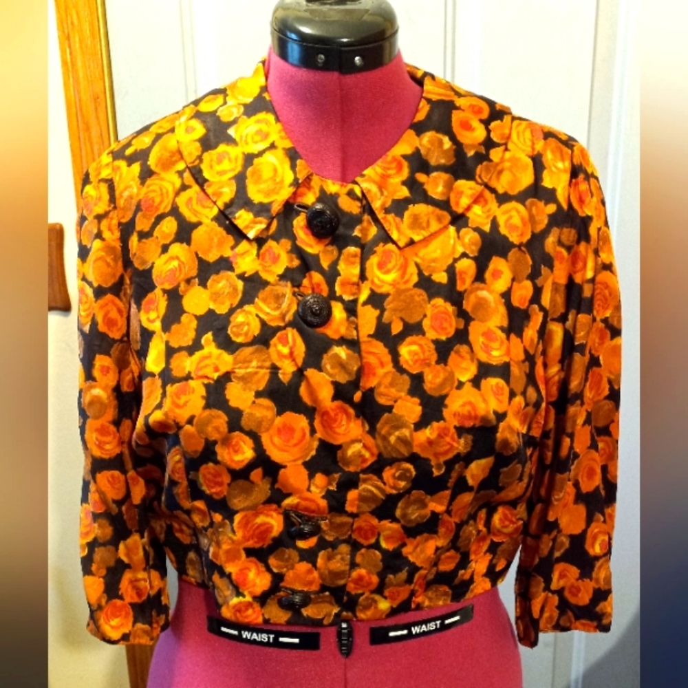 Vintage floral blouse size 6